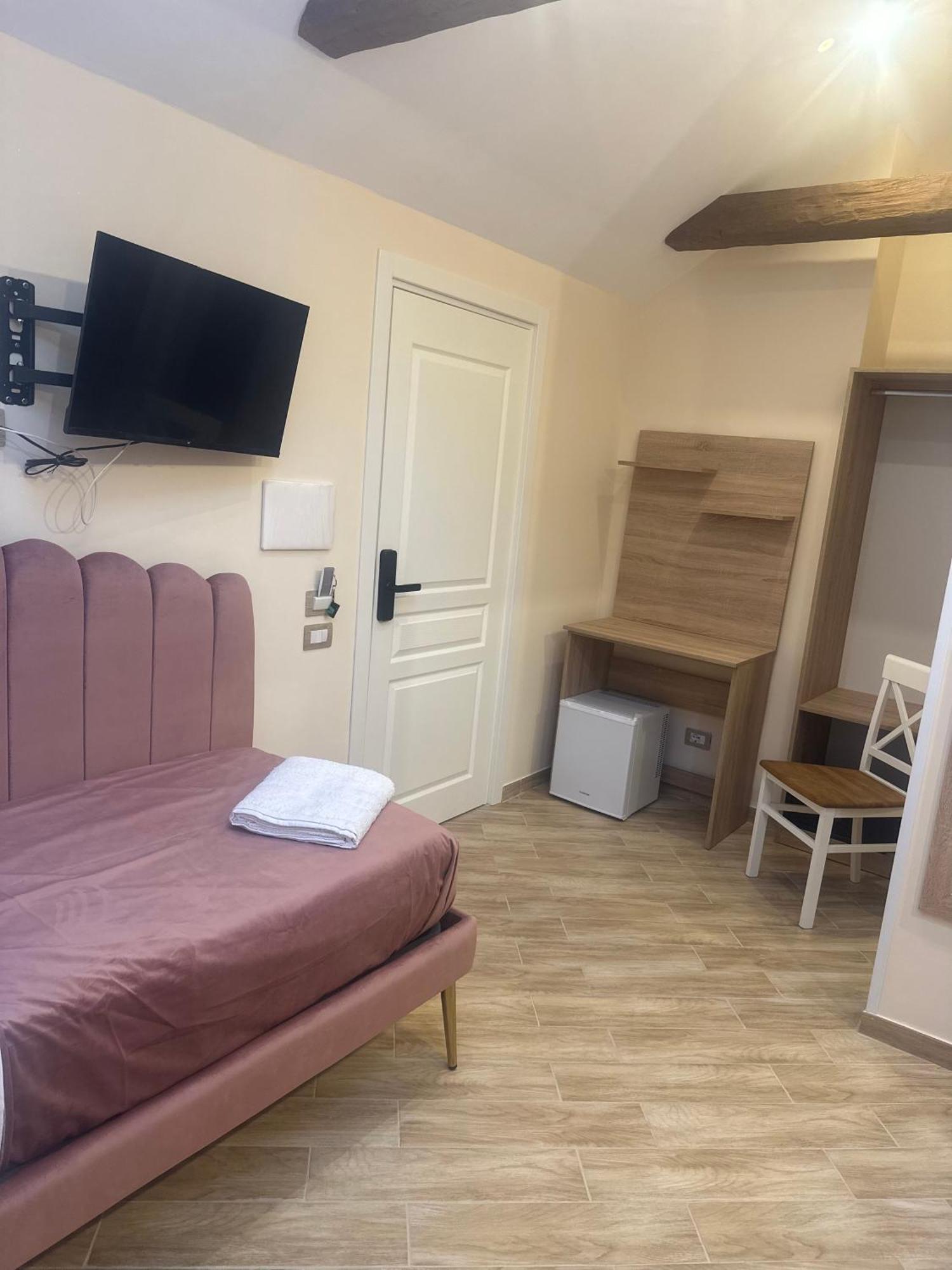 Attic Room Неаполь Экстерьер фото
